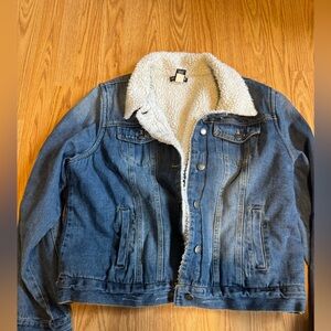 Women’s Hot Topic Jean Jacket 2XL